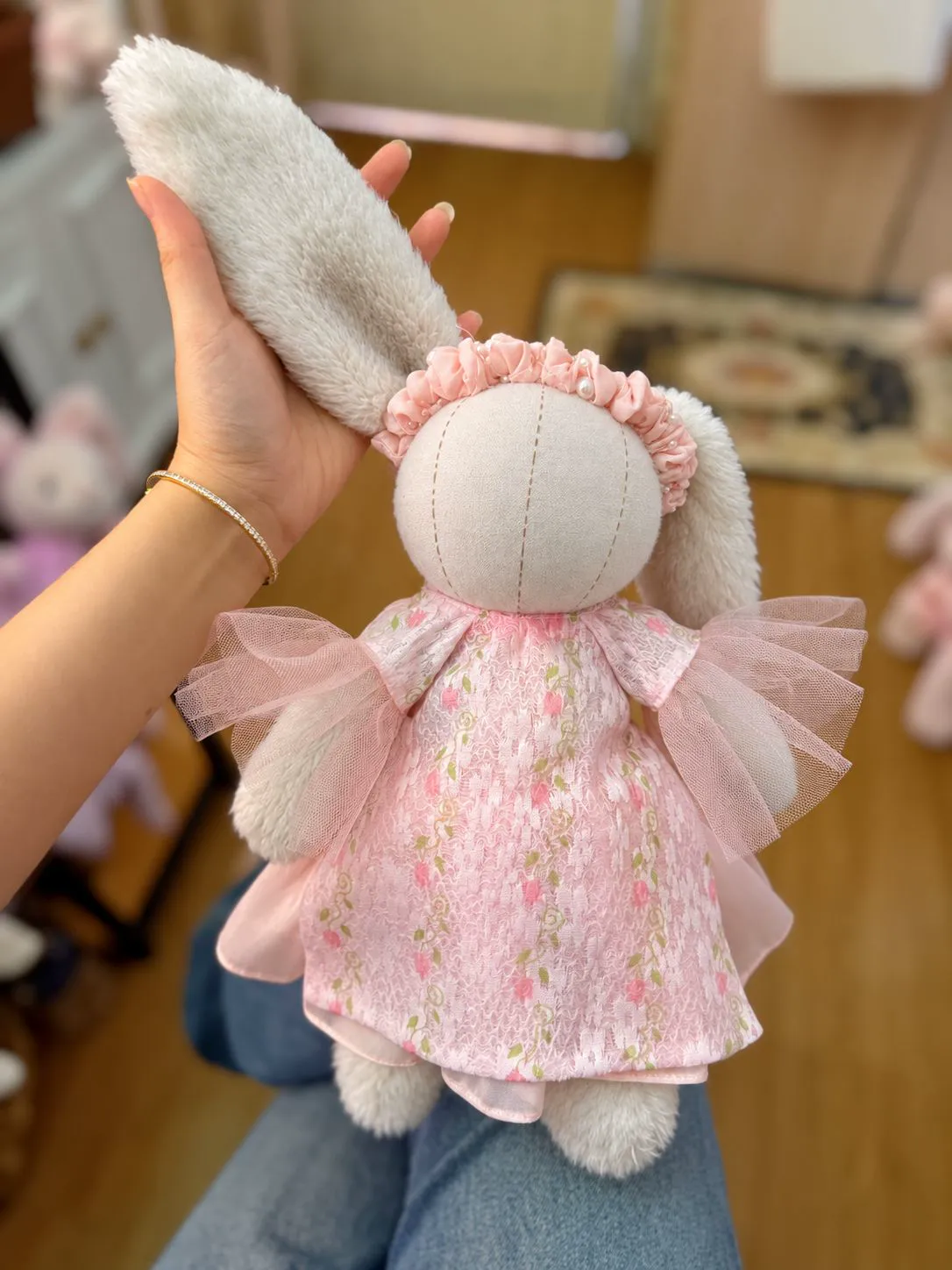 Áo dài Việt Nam tone hồng · Góc 2