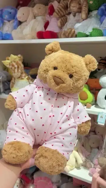 A short video from Tiệm Thỏ on Instagram